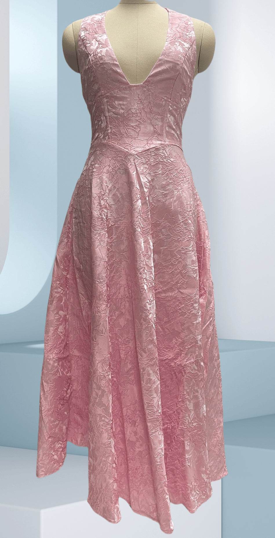 Elegant V-Neck Halter Floral Jacquard Evening Dress - Backless Sleeveless A-Line Gown With Waist Accent For Women - Odeita