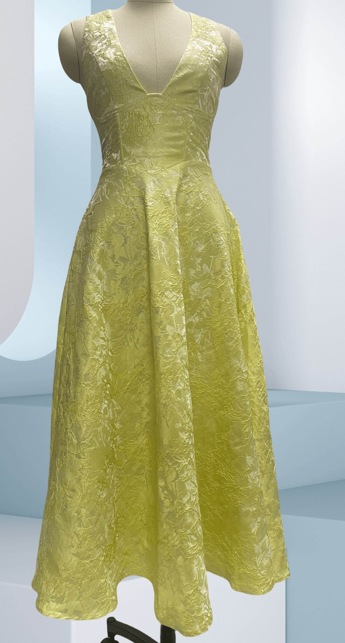 Elegant V-Neck Halter Floral Jacquard Evening Dress - Backless Sleeveless A-Line Gown With Waist Accent For Women - Odeita