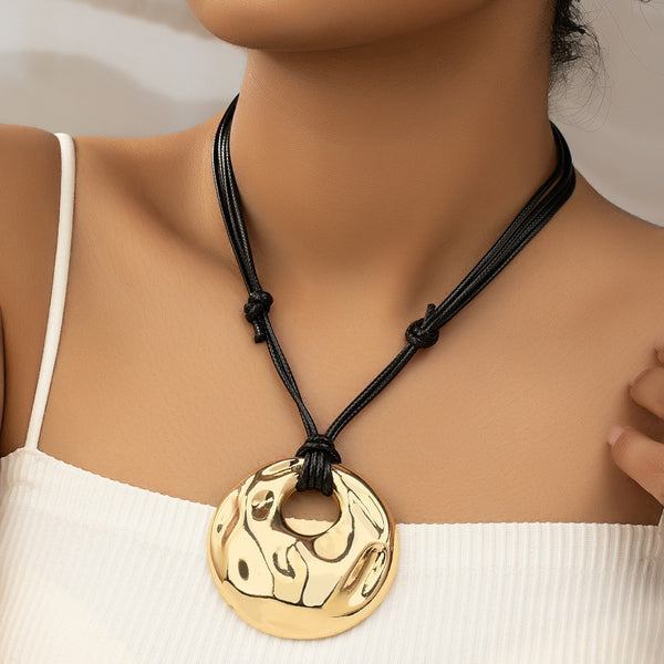 Women's Simple Fashion Oval Pendant Braided Rope Necklace