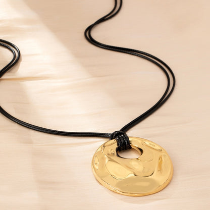 Women's Simple Fashion Oval Pendant Braided Rope Necklace