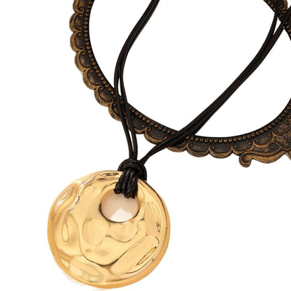Women's Simple Fashion Oval Pendant Braided Rope Necklace